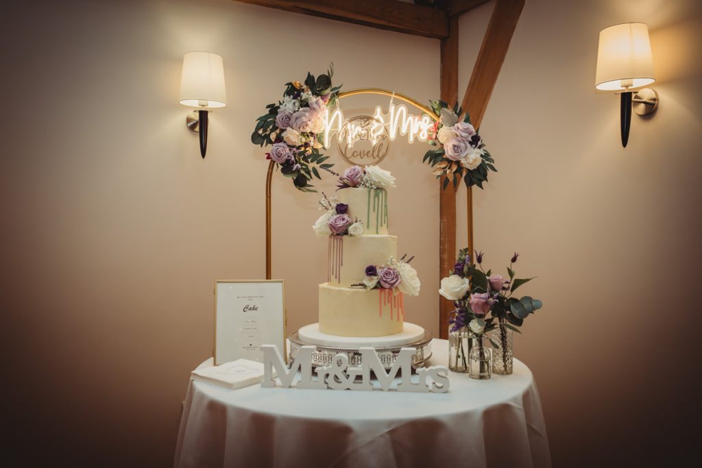 Elegant wedding cake with floral decorations